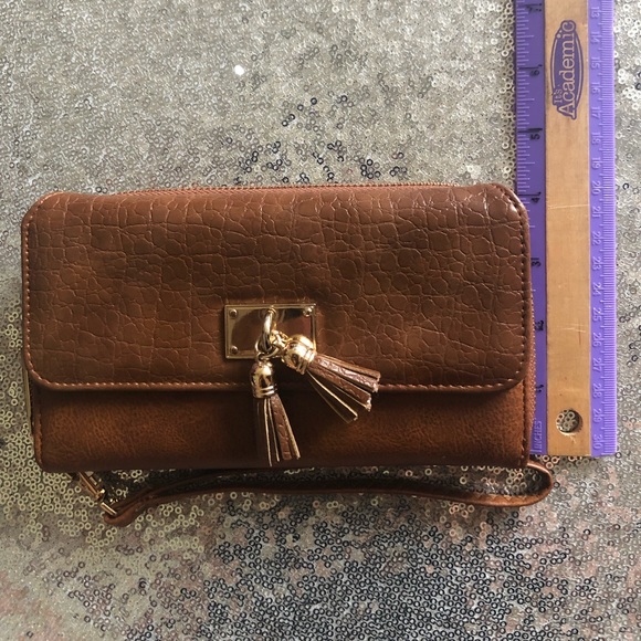 ‼️Coming Soon‼️Cognac Wallet Wristlet - Picture 3 of 9